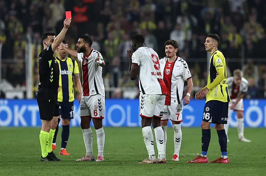 Nihat Kahveci'den sert eleştiri: "Koskoca Fenerbahçe'nin bir opsiyonu mu var?" - 6 Nihat Kahveci'den sert eleştiri: "Koskoca Fenerbahçe'nin bir opsiyonu mu var?" - 6