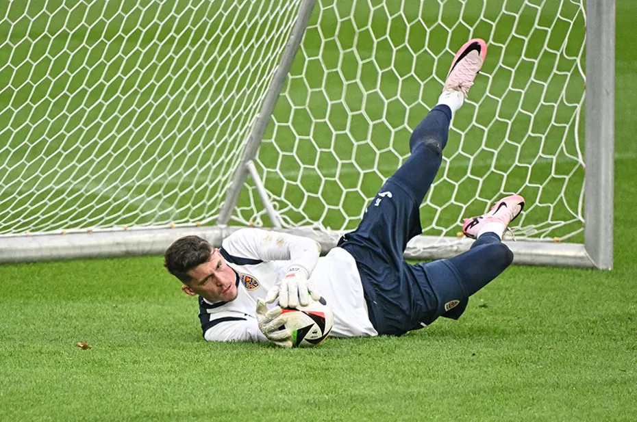 Galatasaray'da Muslera'nın yerine sürpriz kaleci - 3 Galatasaray'da Muslera'nın yerine sürpriz kaleci - 3