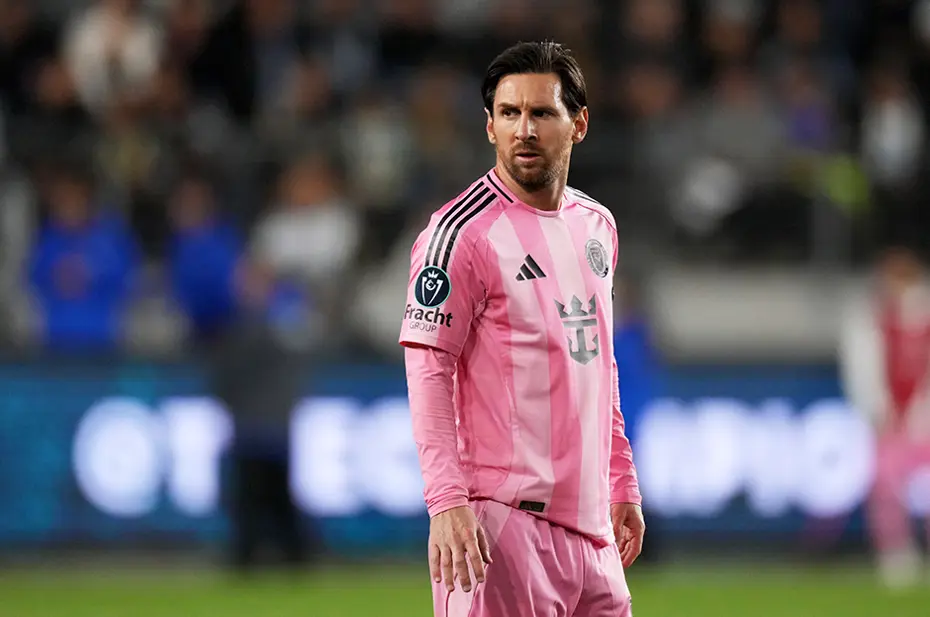 Cengiz Ünder, Lionel Messi'yi üzdü: "FIFA prensesi" - 6 Cengiz Ünder, Lionel Messi'yi üzdü: "FIFA prensesi" - 6