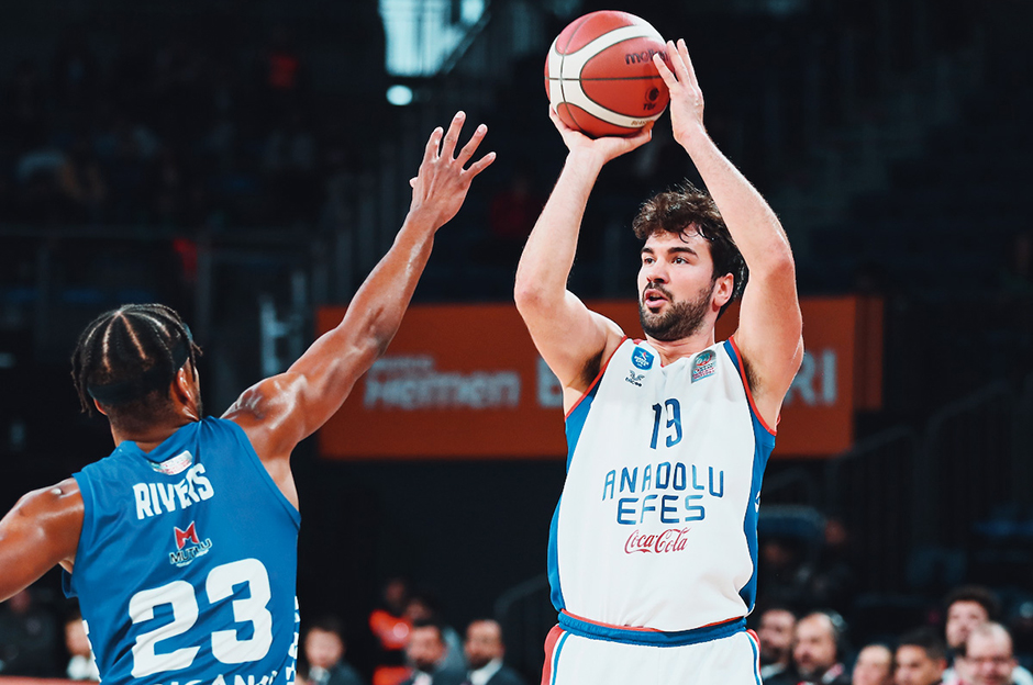 Türkiye Sigorta Basketbol Süper Ligi | Anadolu Efes, Crawford'un son saniye basketiyle kaybetti