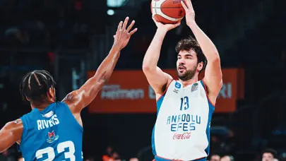 Türkiye Sigorta Basketbol Süper Ligi | Anadolu Efes, Crawford'un son saniye basketiyle kaybetti