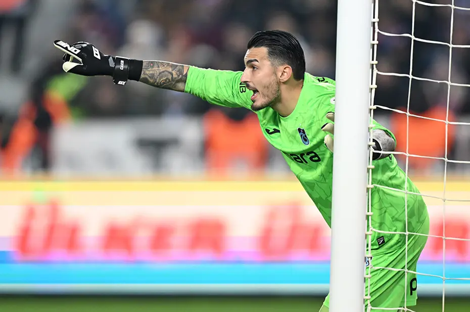 Galatasaray'da Muslera'nın yerine flaş isim: Alisson'u bile sollayıp ilk aday oldu - 3 Galatasaray'da Muslera'nın yerine flaş isim: Alisson'u bile sollayıp ilk aday oldu - 3