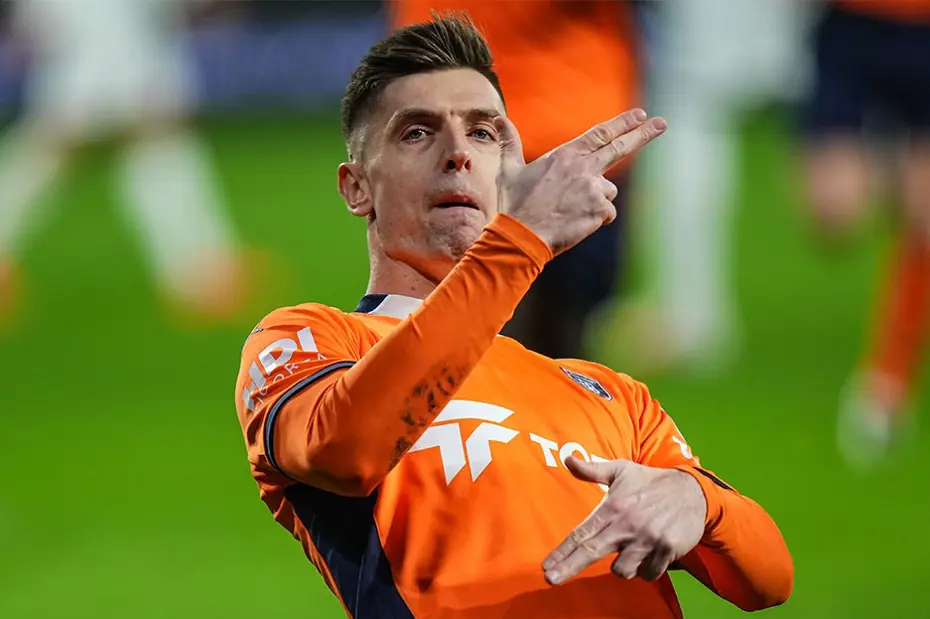 Başakşehir'e dev gelir: Golcü Piatek yeni takımına imza attı - 3