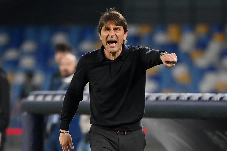 Hazırlık maçında Antonio Conte'nin çıldırdığı anlar: Sahaya daldı ve Süper Lig'in eski yıldızının üzerine yürüdü - 3