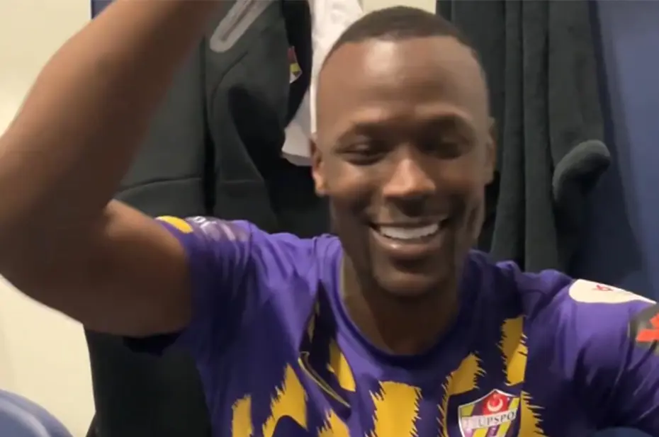 Mame Thiam'dan soyunma odasında "Emmioğlu" performansı - 5