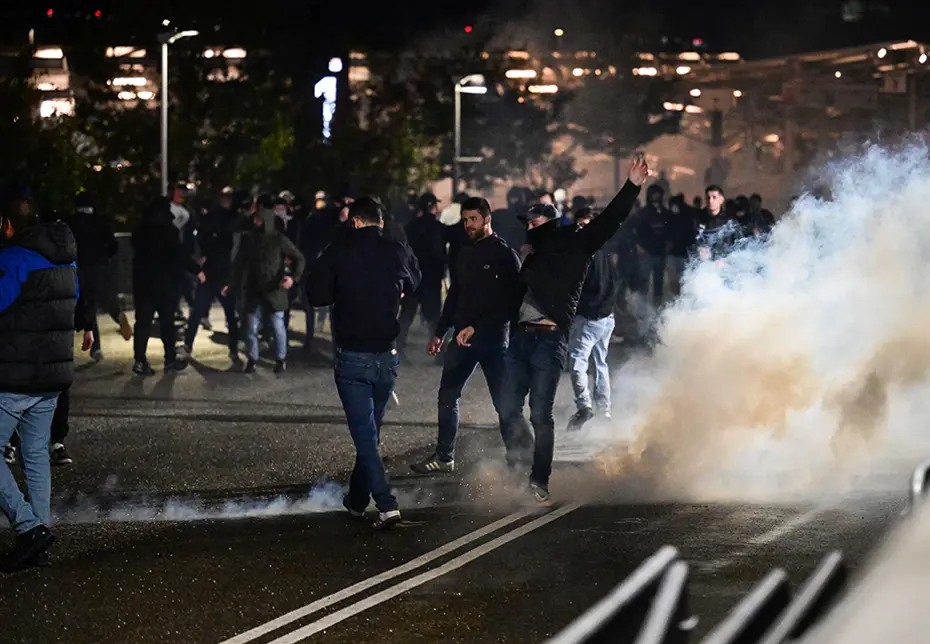 Lyon ve Beşiktaş taraftarları arasında olay çıktı - 3 Lyon ve Beşiktaş taraftarları arasında olay çıktı - 3