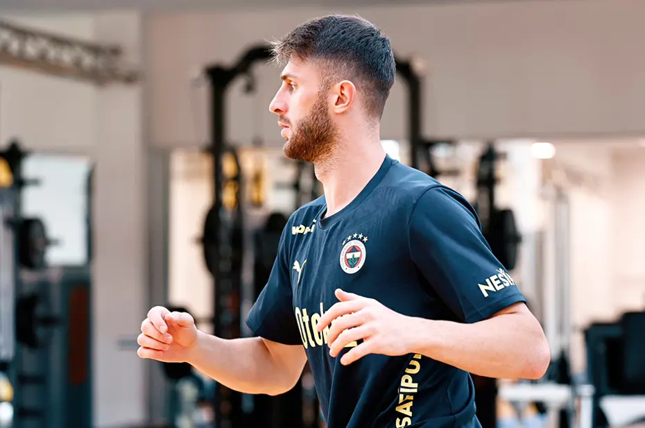 Fenerbahçe ile bir kez daha masaya oturuyor: Maaşını 4'e katlayacak - 2 Fenerbahçe ile bir kez daha masaya oturuyor: Maaşını 4'e katlayacak - 2