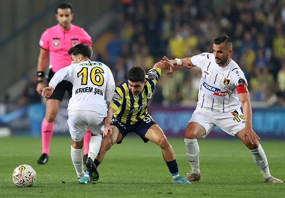 Fenerbahçe ile anlaşma tamam: Emre Mor'un yeni adresi - 3