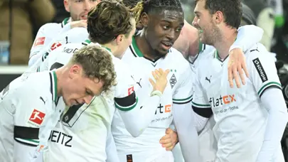 5 maçın hıncını 90 dakikada çıkardılar: Borussia Mönchengladbach farka koştu
