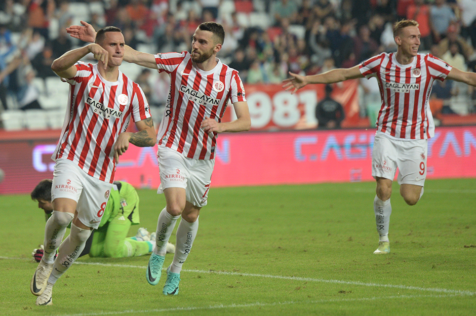 Süper Lig | Antalyaspor - Alanyaspor maçı ne zaman, saat kaçta, hangi kanalda?