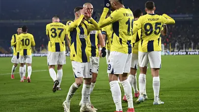 "Fenerbahçe Anderlecht’i sahadan sildi, üzerinden silindir gibi geçti" | Spor yazarları Fenerbahçe için ne dedi?