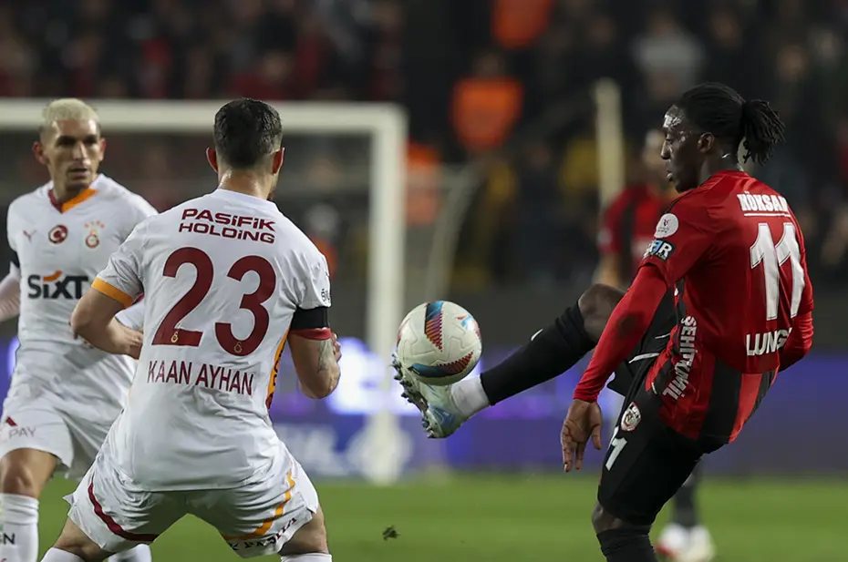 Rıdvan Dilmen, Galatasaray için tehlikeyi açıkladı: "Maçta bir anda yakalanabilirsiniz" - 3