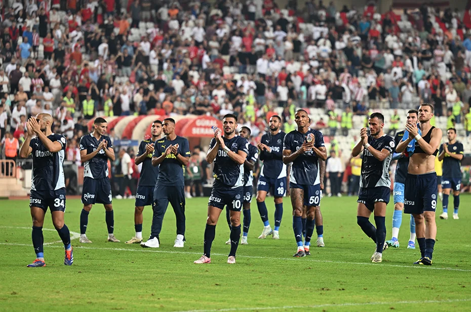 Trio ekibi noktayı koydu: Edin Dzeko'ya yapılan müdahale penaltı mı? - 1 Trio ekibi noktayı koydu: Edin Dzeko'ya yapılan müdahale penaltı mı? - 1