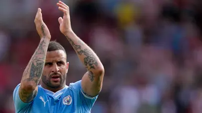 Guardiola'nın "ayrılık" açıklaması sonrası Kyle Walker'a teklif yağmuru