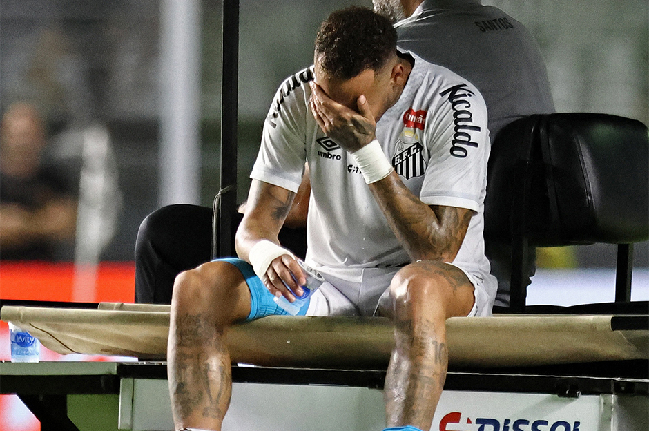 Neymar'ın büyük talihsizliği: Sahayı gözyaşlarıyla terk etti