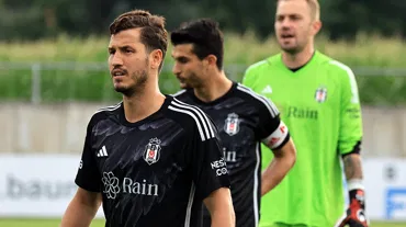 Beşiktaş'tan farklı prova: Golcüler sahne aldı