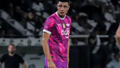 İZLE | 40 yaşındaki Oscar Cardozo'dan harika gol