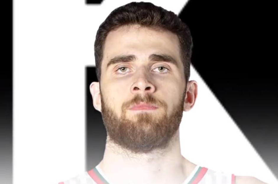 Hakan Sayılı Darüşşafaka'dan Karşıyaka'ya transfer oldu