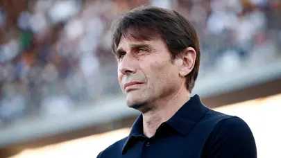 Napoli'den ayrılması beklenen Conte'den kutlama sırasında açıklama