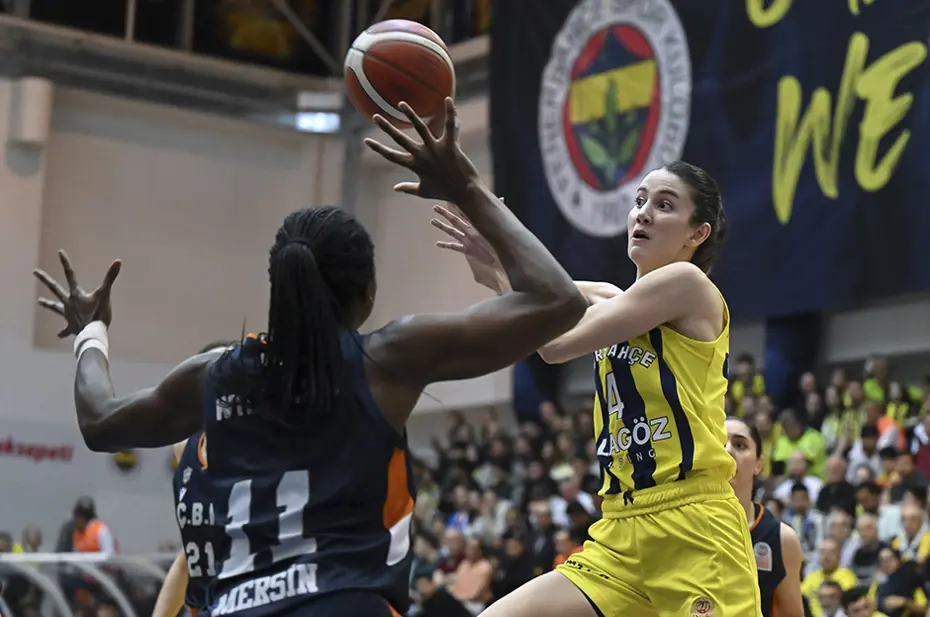 Fenerbahçe şampiyonluk kupasını kaldırdı - 12 Fenerbahçe şampiyonluk kupasını kaldırdı - 12