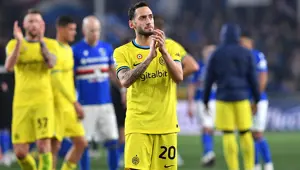 Inter yönetiminden Hakan Çalhanoğlu için sözleşme açıklaması Inter yönetiminden Hakan Çalhanoğlu için sözleşme açıklaması