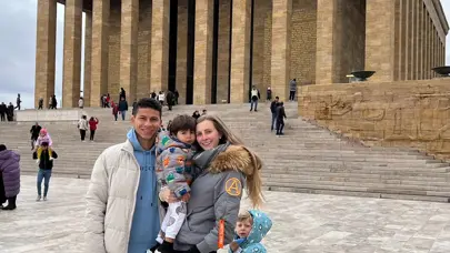 Giresunsporlu Perez ve ailesi Anıtkabir'i ziyaret etti