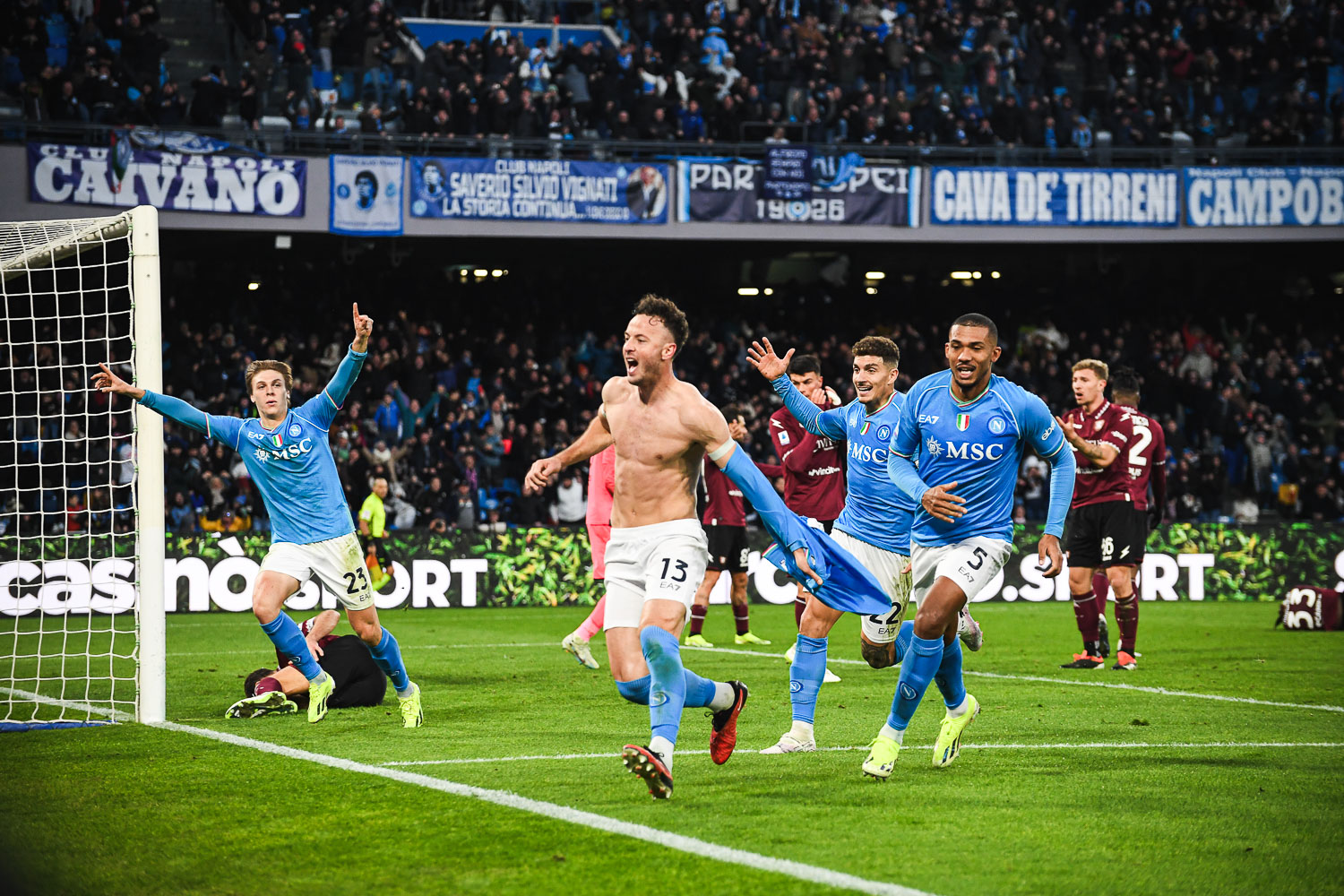 Napoli duraklamada galibiyete uzandı