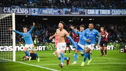 Napoli duraklamada galibiyete uzandı