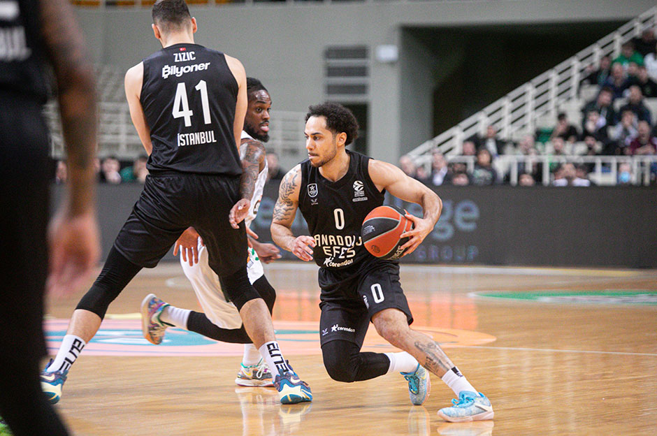 Anadolu Efes, Maccabi Tel Aviv'i konuk edecek