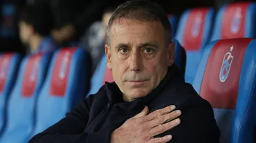 Trabzonspor teknik direktörü Abdullah Avcı: "Yaralarımızı sarmak için futbolun gücünü kullanacağız"
