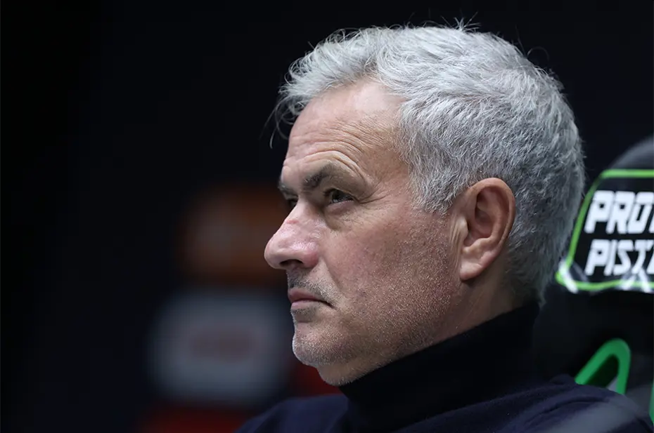 Jose Mourinho'dan bambaşka 11: Tam 8 isim kulübeye - 2