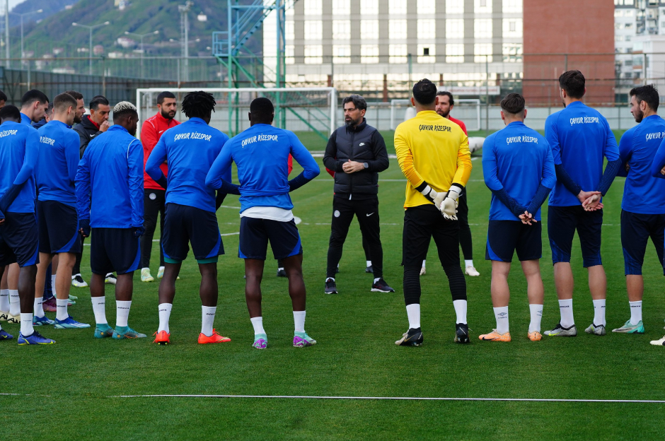 Çaykur Rizespor'da Antalyaspor mesaisi başladı: 2 eksik
