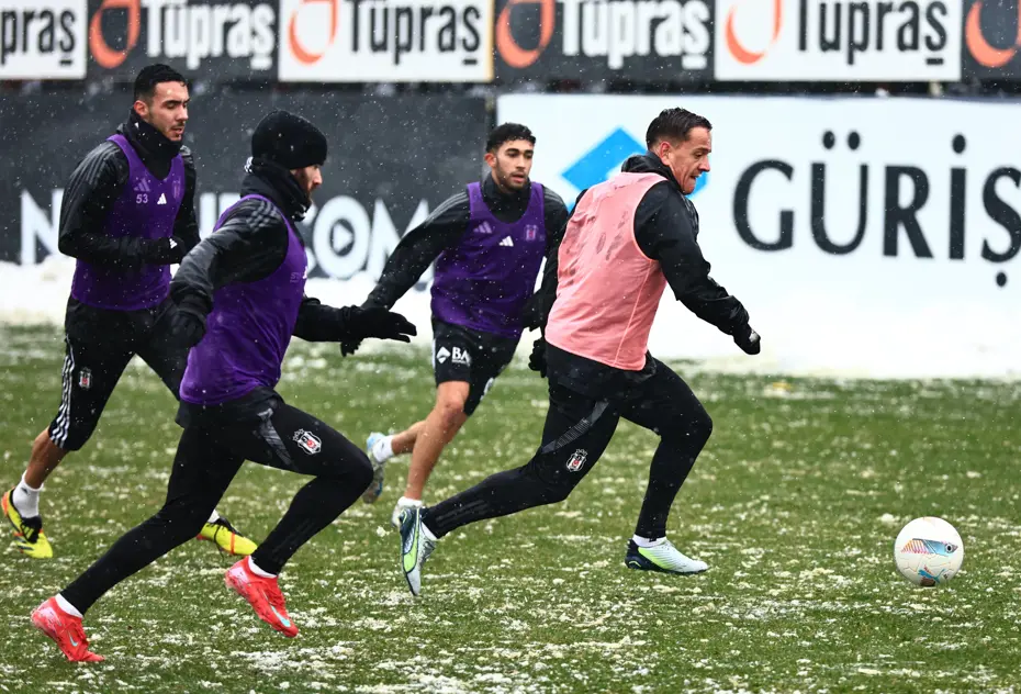 Beşiktaş'ın derbi planı ortaya çıktı: Solskjaer bir konuda özellikle uyardı - 2 Beşiktaş'ın derbi planı ortaya çıktı: Solskjaer bir konuda özellikle uyardı - 2