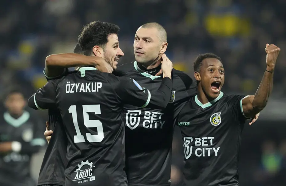 Burak Yılmaz 3 yıl sonra geri mi dönüyor? Transfer iddiası gündem oldu - 3
