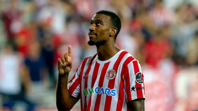 Transfer resmileşti: Haji Wright artık Championship'te