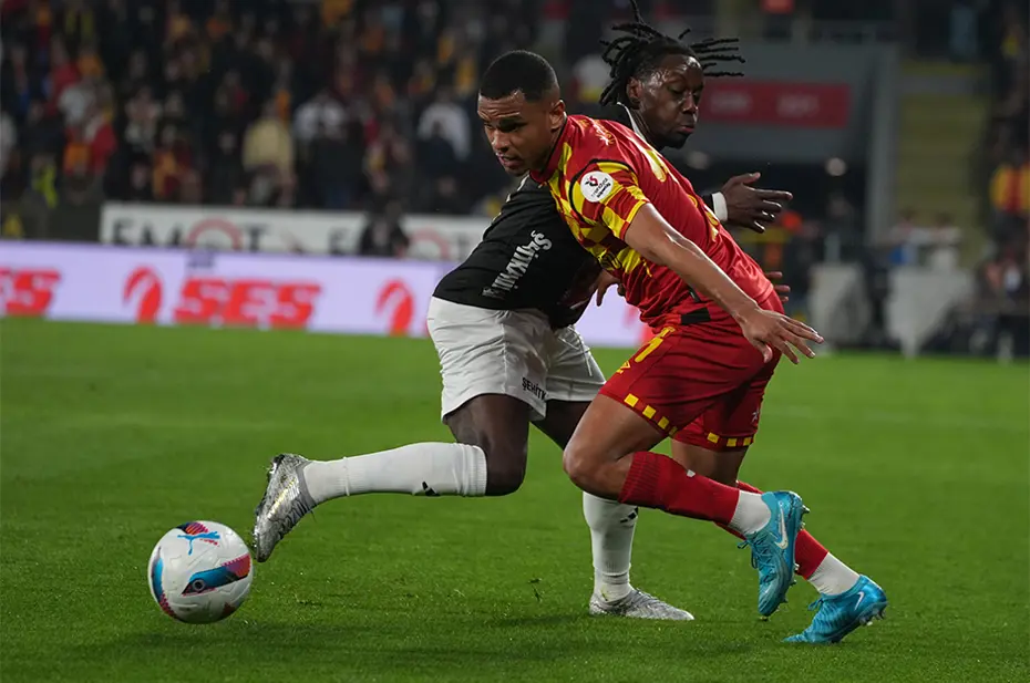 Göztepe'de imzalar atılıyor: Yeni sezonda da takımda kalacak - 2