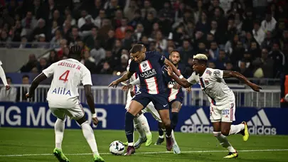 Ligue 1'de perde açılıyor