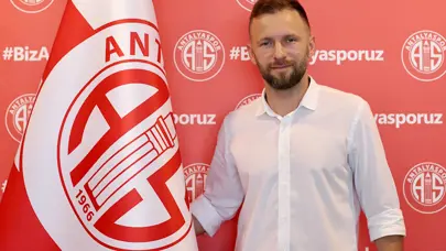 Antalyaspor kaptanının sözleşmesini feshetti