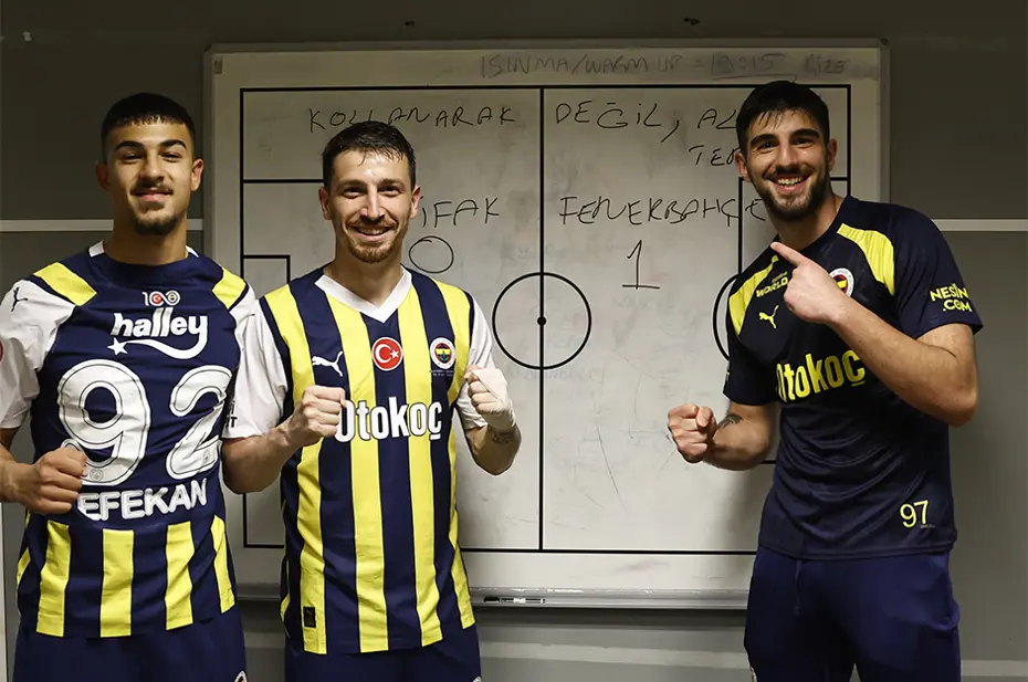 Fenerbahçe soyunma odasından paylaştı, taktik tahtasında yazanlar dikkat çekti - 6