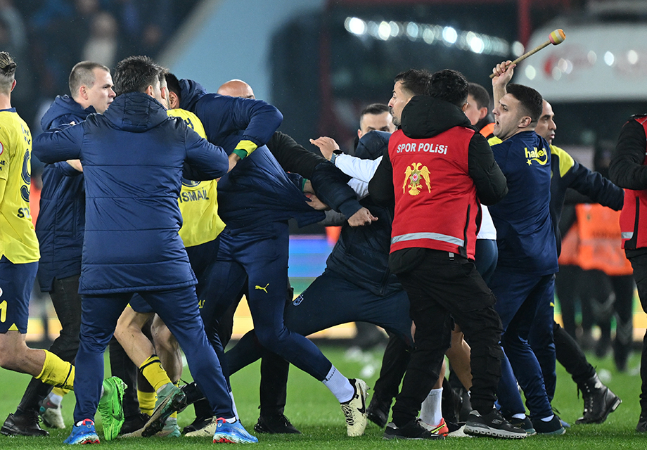 SON DAKİKA | Trabzonspor-Fenerbahçe maçındaki olaylar sonrası 12 kişi gözaltına alındı
