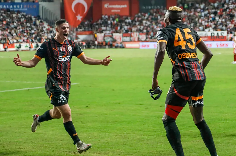 Galatasaray'da Roland Sallai'ye tam not: İlk sıraya yerleşti - 6 Galatasaray'da Roland Sallai'ye tam not: İlk sıraya yerleşti - 6