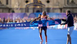 Sifan Hassan maratonda olimpiyat rekoru kırdı Sifan Hassan maratonda olimpiyat rekoru kırdı
