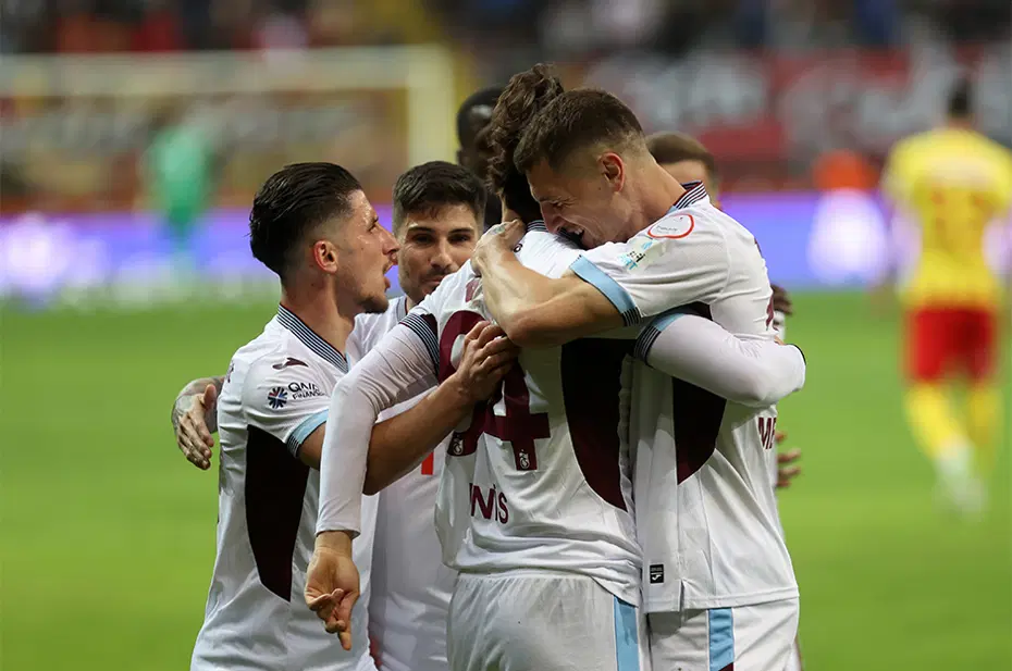 "Enis maçın kahramanıydı" | Spor yazarları Trabzonspor için ne dedi? - 3 "Enis maçın kahramanıydı" | Spor yazarları Trabzonspor için ne dedi? - 3