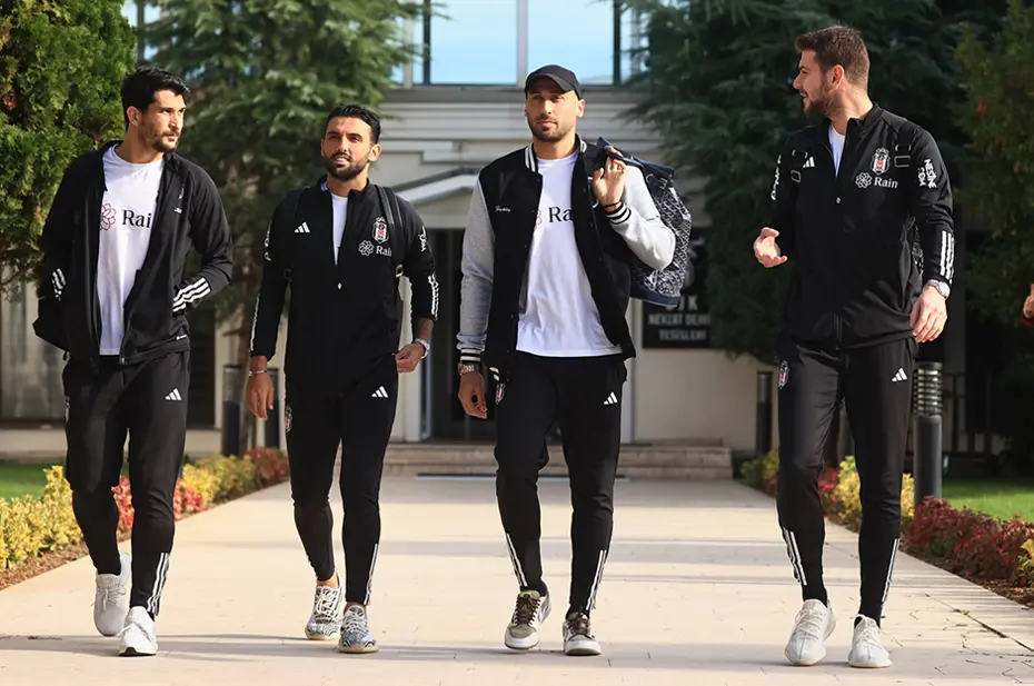 Beşiktaş'ta gidecekler belli oluyor: Sözleşmeleri yenilenmeyecek - 4 Beşiktaş'ta gidecekler belli oluyor: Sözleşmeleri yenilenmeyecek - 4