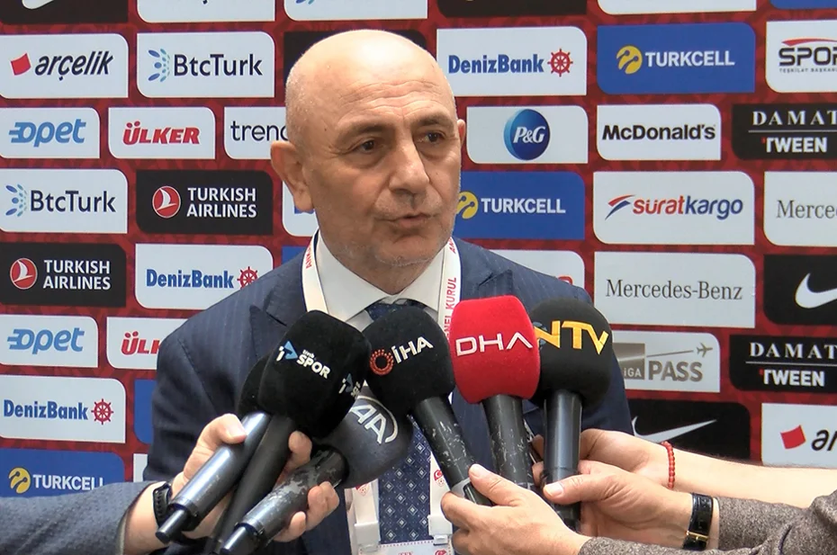 Süleyman Hurma "aldığım bilgiye göre" dedi ve yabancı hakemlerle ilgili çarpıcı iddia ortaya attı - 1 Süleyman Hurma "aldığım bilgiye göre" dedi ve yabancı hakemlerle ilgili çarpıcı iddia ortaya attı - 1