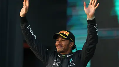 Ferrari, Lewis Hamilton'a servet ödeyecek