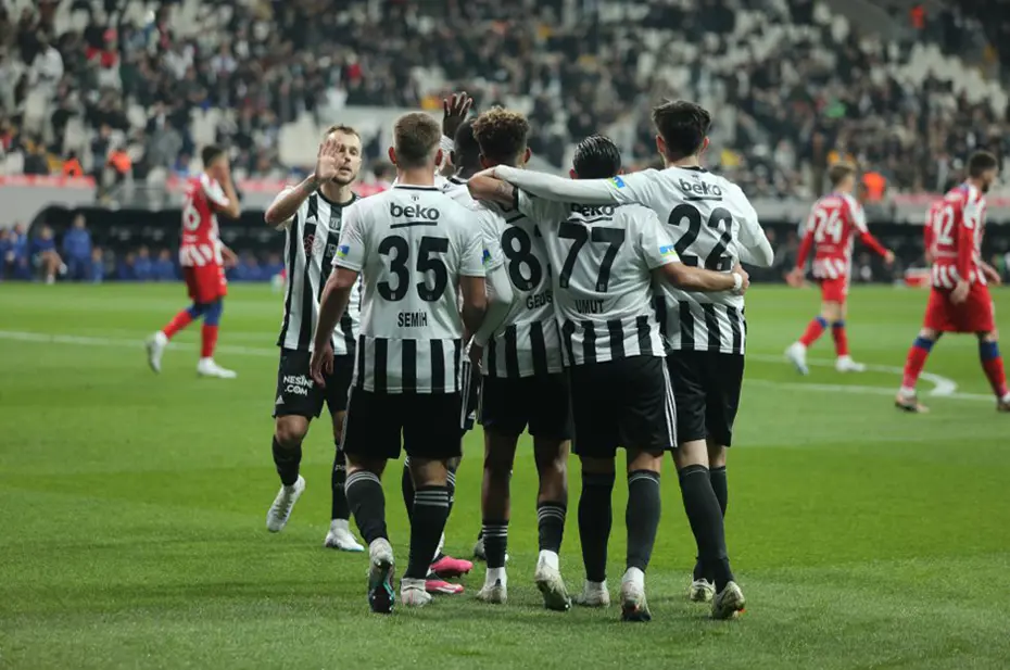 Beşiktaş - Atletico Madrid maçı İspanya'da gündem oldu: "Futbol bunun içindir" - 5 Beşiktaş - Atletico Madrid maçı İspanya'da gündem oldu: "Futbol bunun içindir" - 5