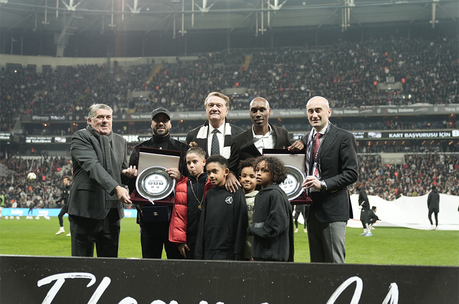 Derbi öncesi Atiba Hutchinson ve Ricardo Quaresma'ya plaket