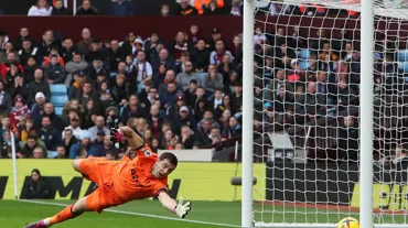 Emiliano Martinez hocasını sinirlendirdi