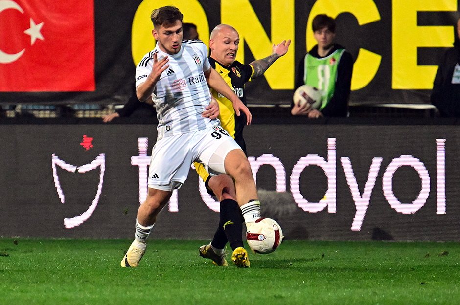 Semih Kılıçsoy ayrılığın kapısından dönmüş: Transferin önüne efsane isim geçti